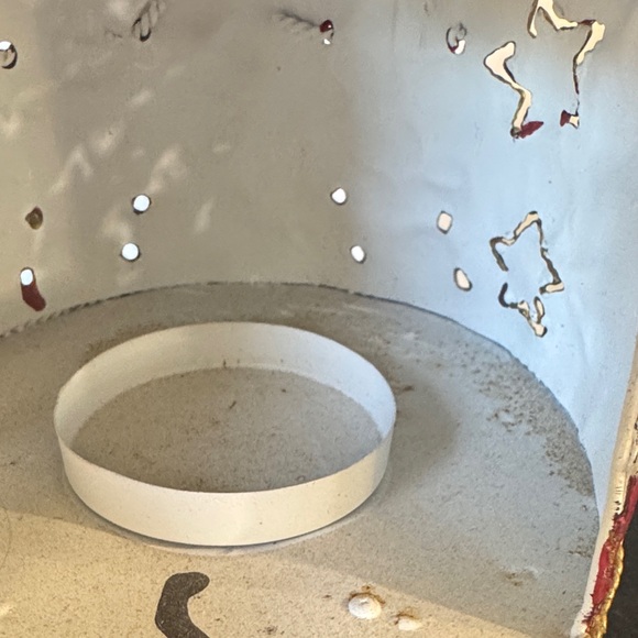 Vintage Festive Red Nutcracker Figurine tea light/candle holder - Picture 6 of 14